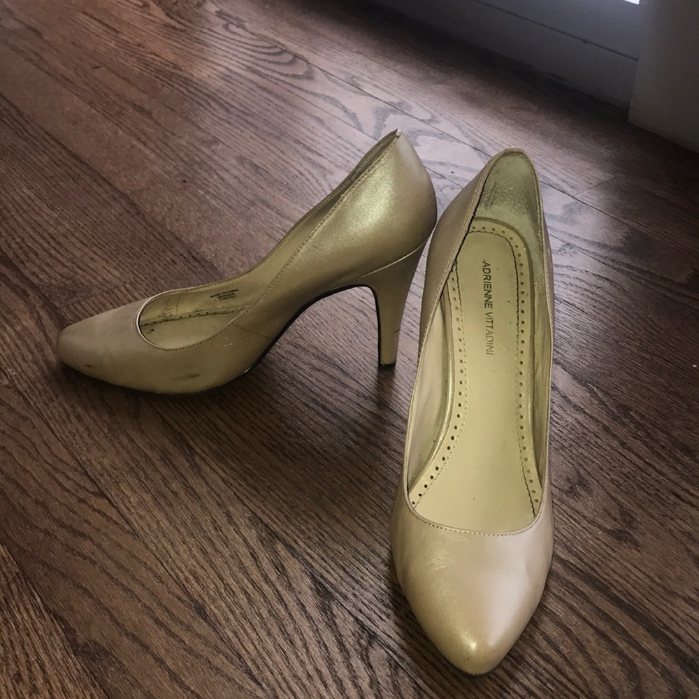 Adrienne Vittadini Nude Pumps
